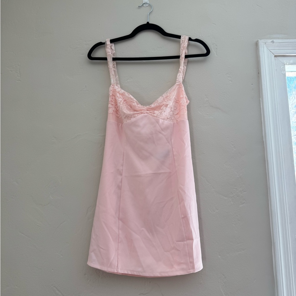 Elegant Pink Lace Trim Chemise